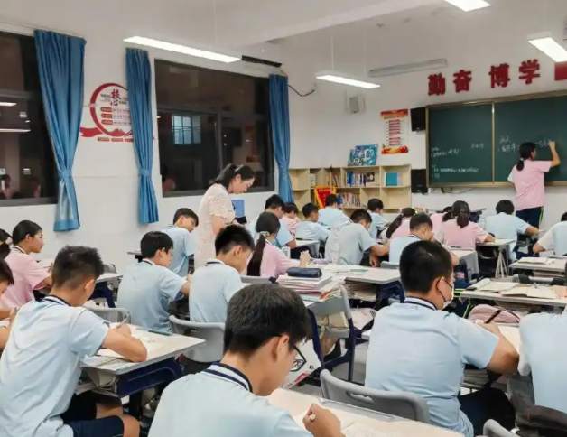 课程群组让学生在自主选择主动参