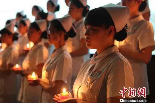 资料图  田健 摄  天使,节日快乐!